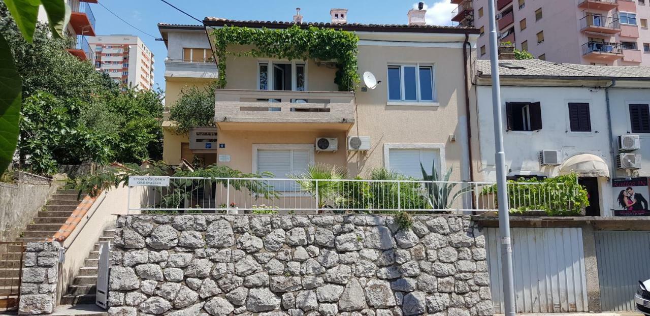 Apartment Casa Depoli Rijeka Bagian luar foto